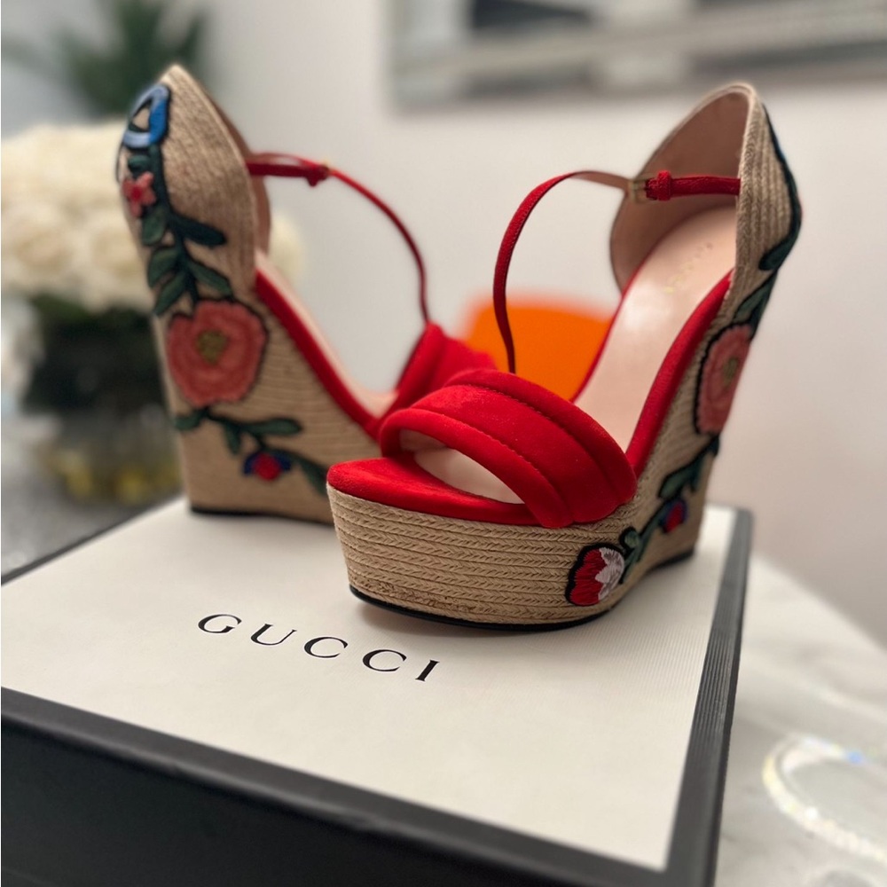Gucci Vibrant Red Floral Wedges